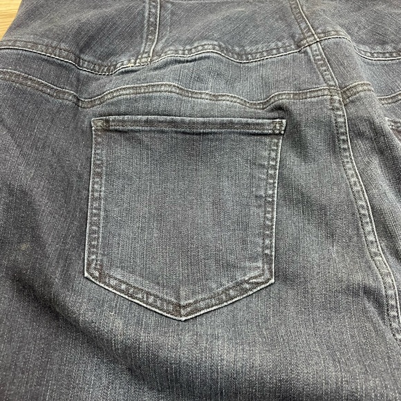 Torrid Women Jeans US 18 R - 4 Button Skinny Leg Dark Wash Plus Size - Picture 9 of 9